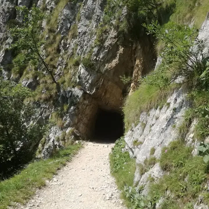 STRADA DELLE 52 GALLERIE