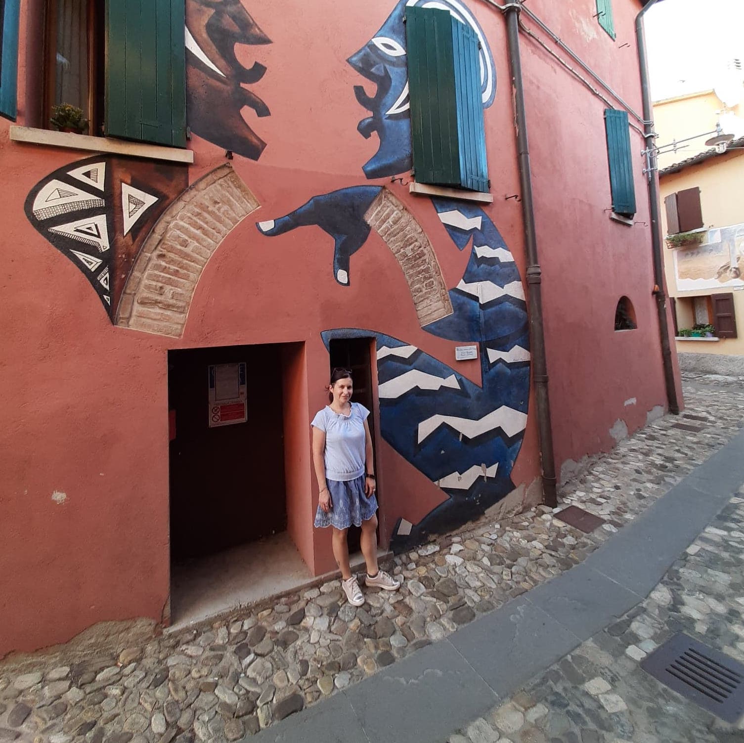 TRA I MURALES DI DOZZA